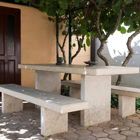 Komfortable In Der Naehe Des Zentrums Von أوماغ